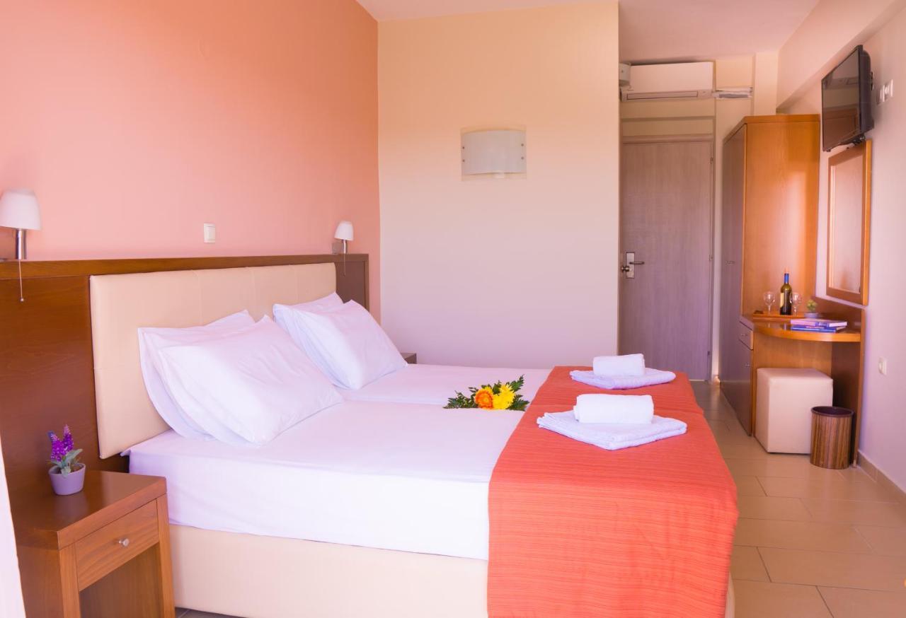 Palatino Hotel Ліксурі Екстер'єр фото