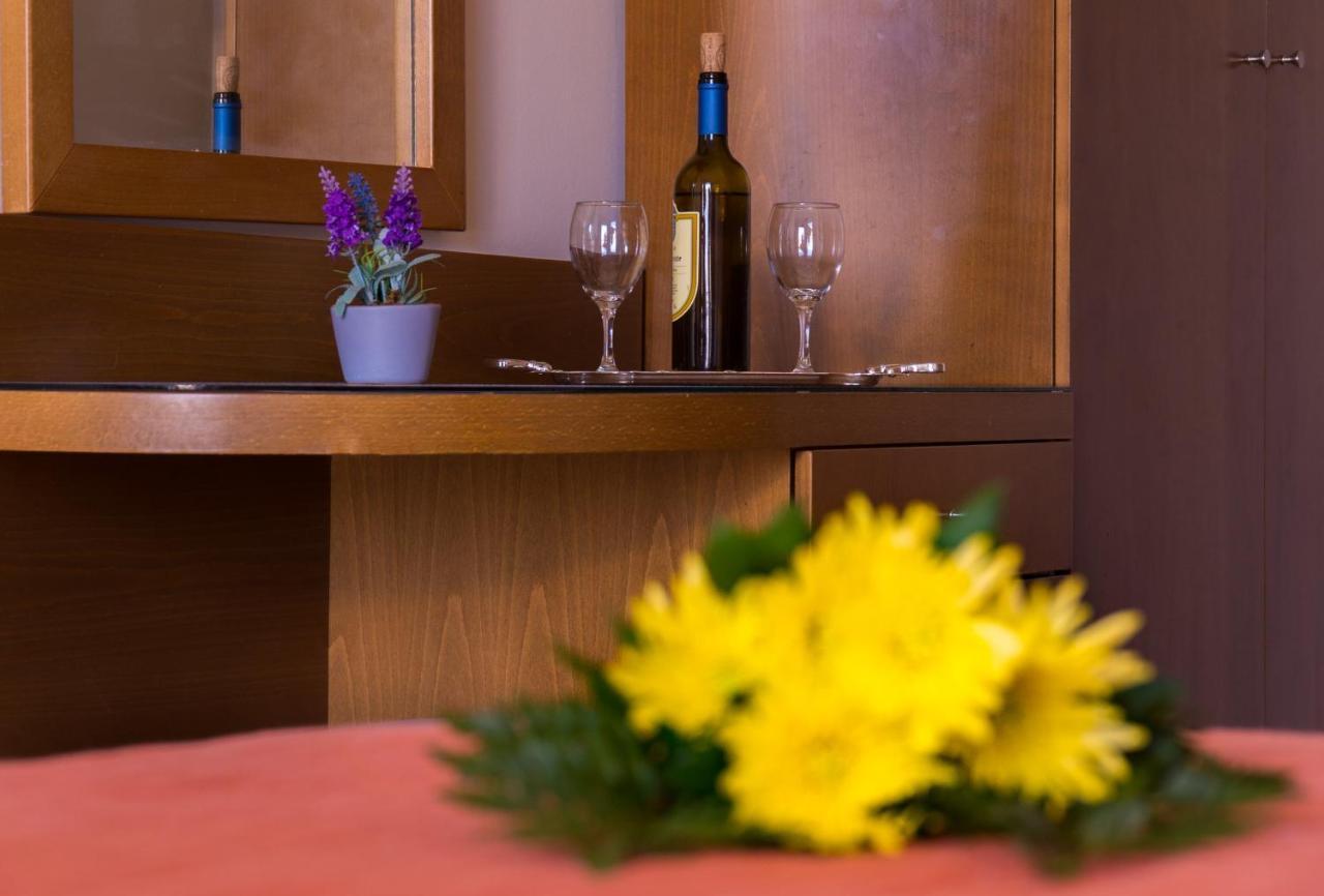 Palatino Hotel Ліксурі Екстер'єр фото