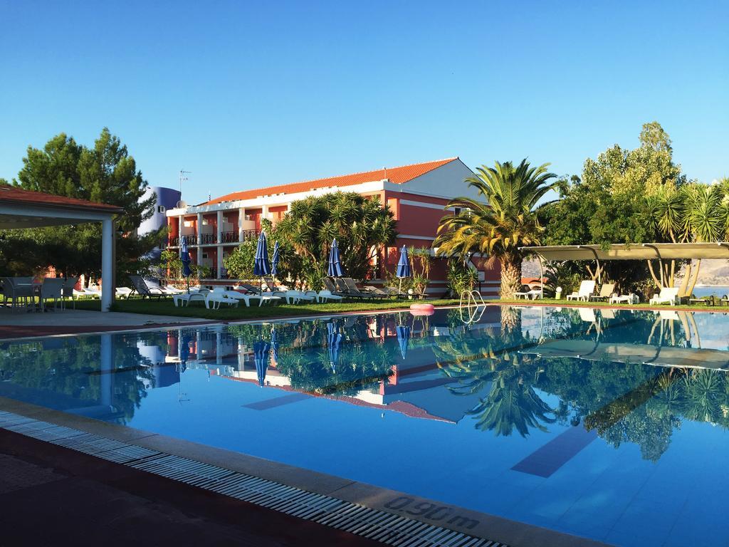 Palatino Hotel Ліксурі Екстер'єр фото